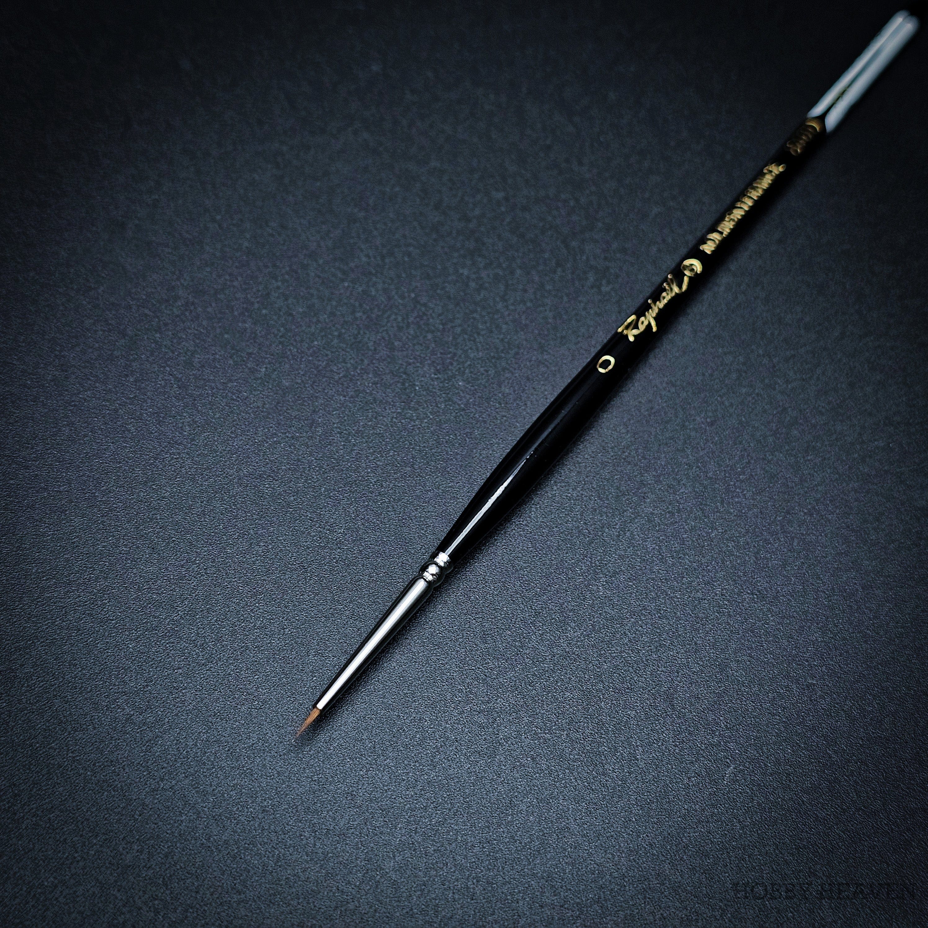 Brush Raphael Series 8400 — Kolinsky Sable Round