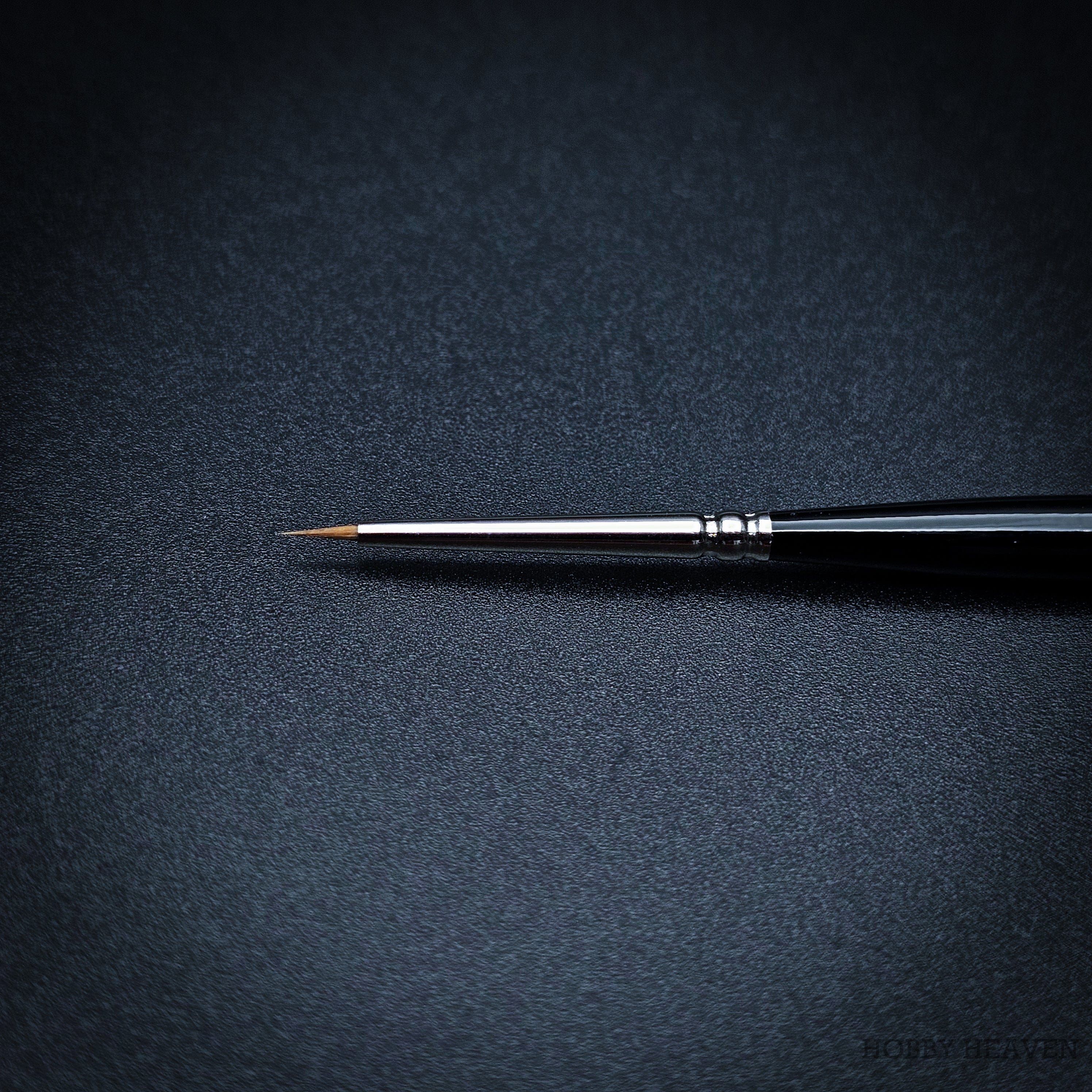 Brush Raphael Series 8400 — Kolinsky Sable Round