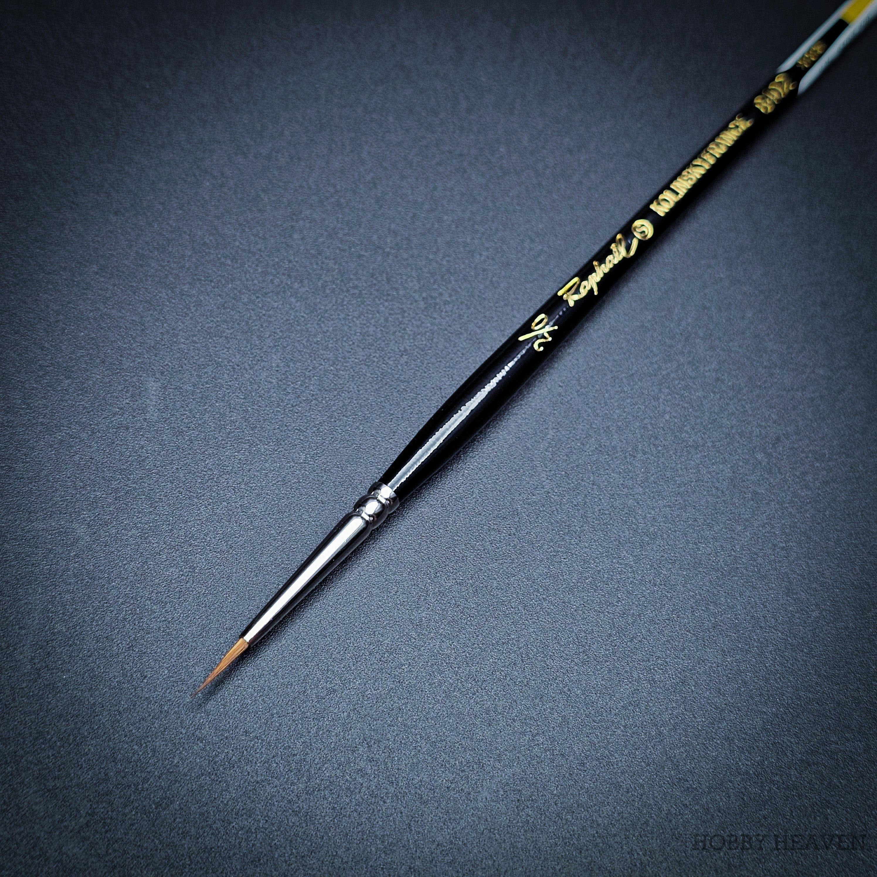 Brush Raphael Series 8402 — Kolinsky Sable Round