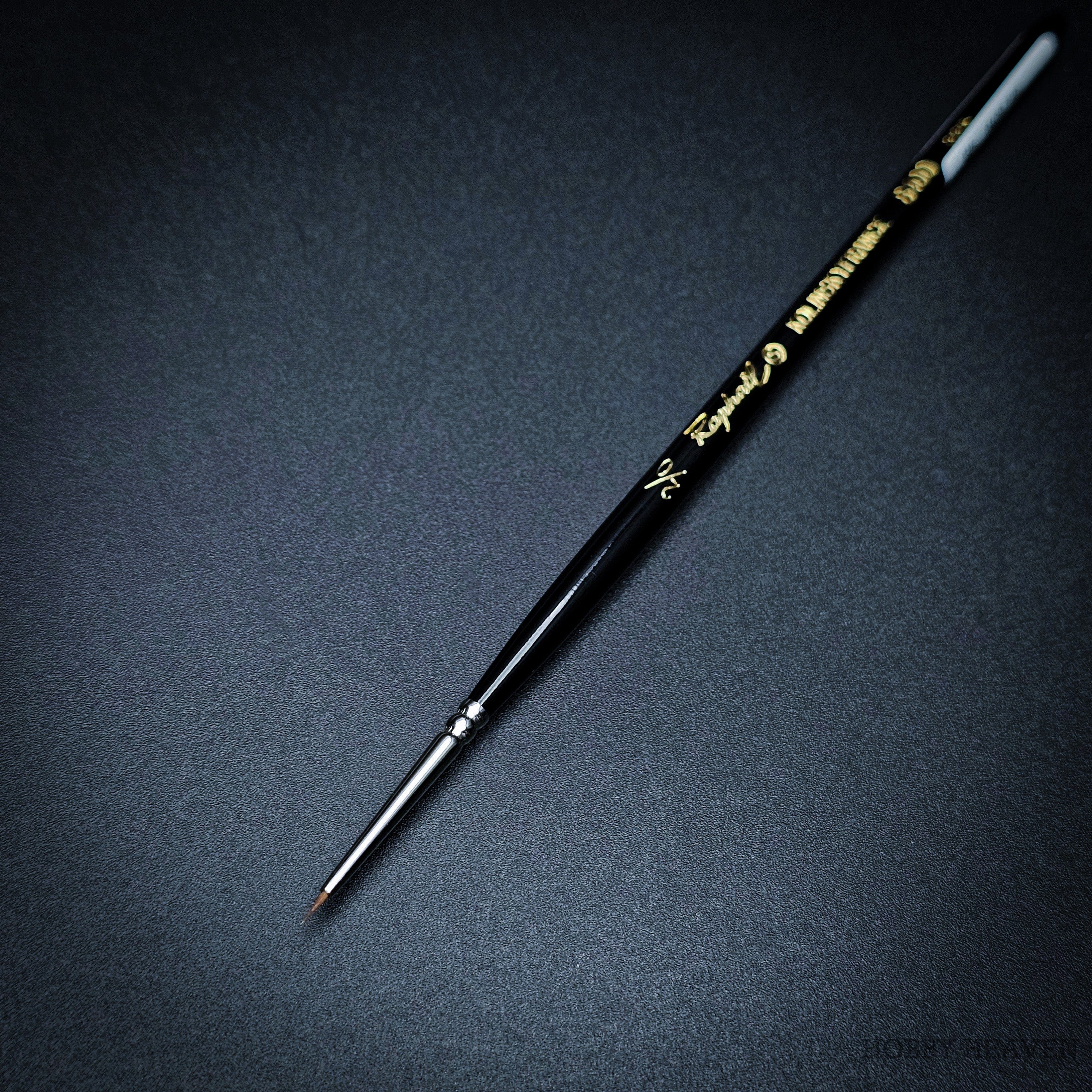 Brush Raphael Series 8400 — Kolinsky Sable Round