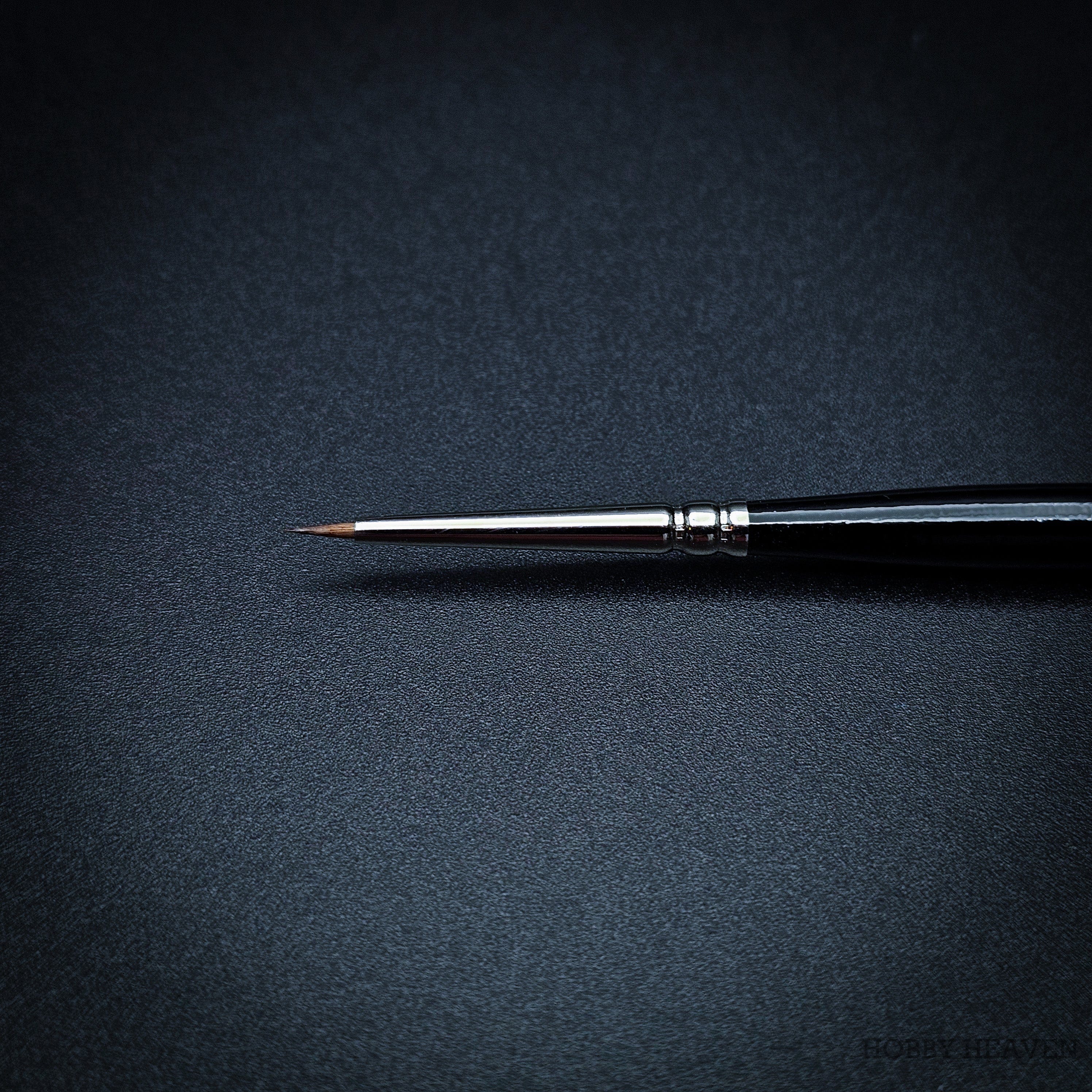 Brush Raphael Series 8400 — Kolinsky Sable Round