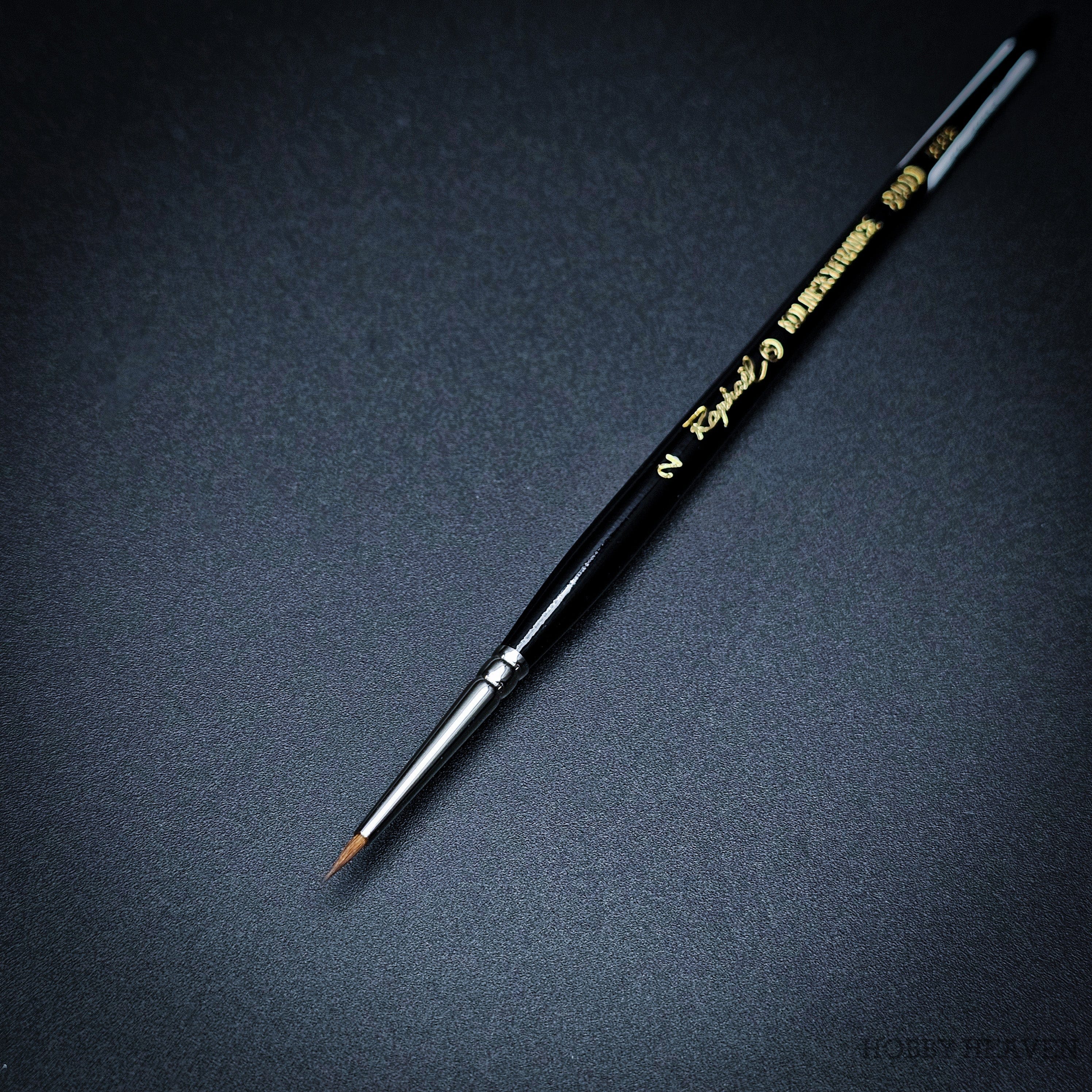 Brush Raphael Series 8400 — Kolinsky Sable Round