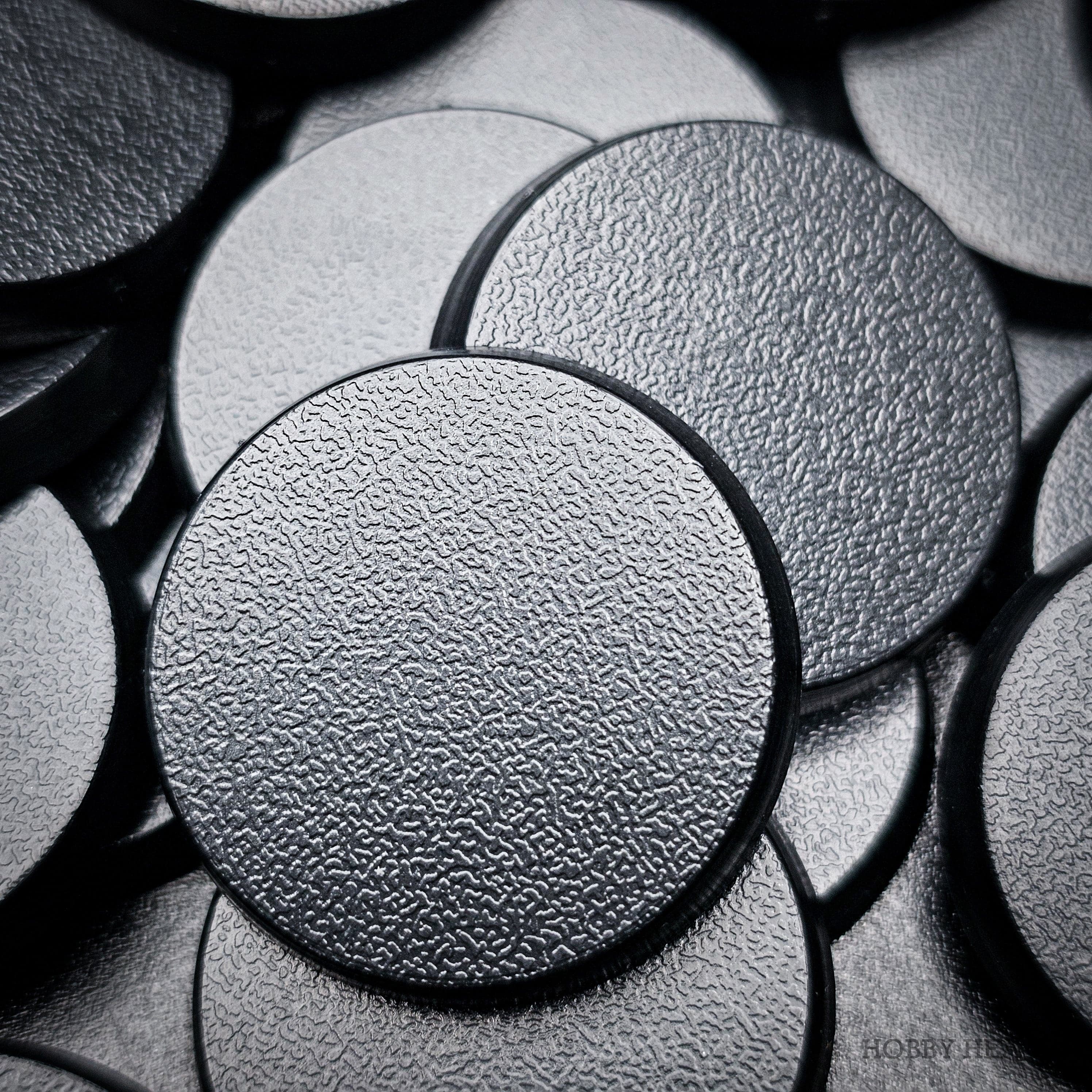 Base 28mm Round Plain Plastic Bases for Wargaming Miniatures | Hobby Heaven