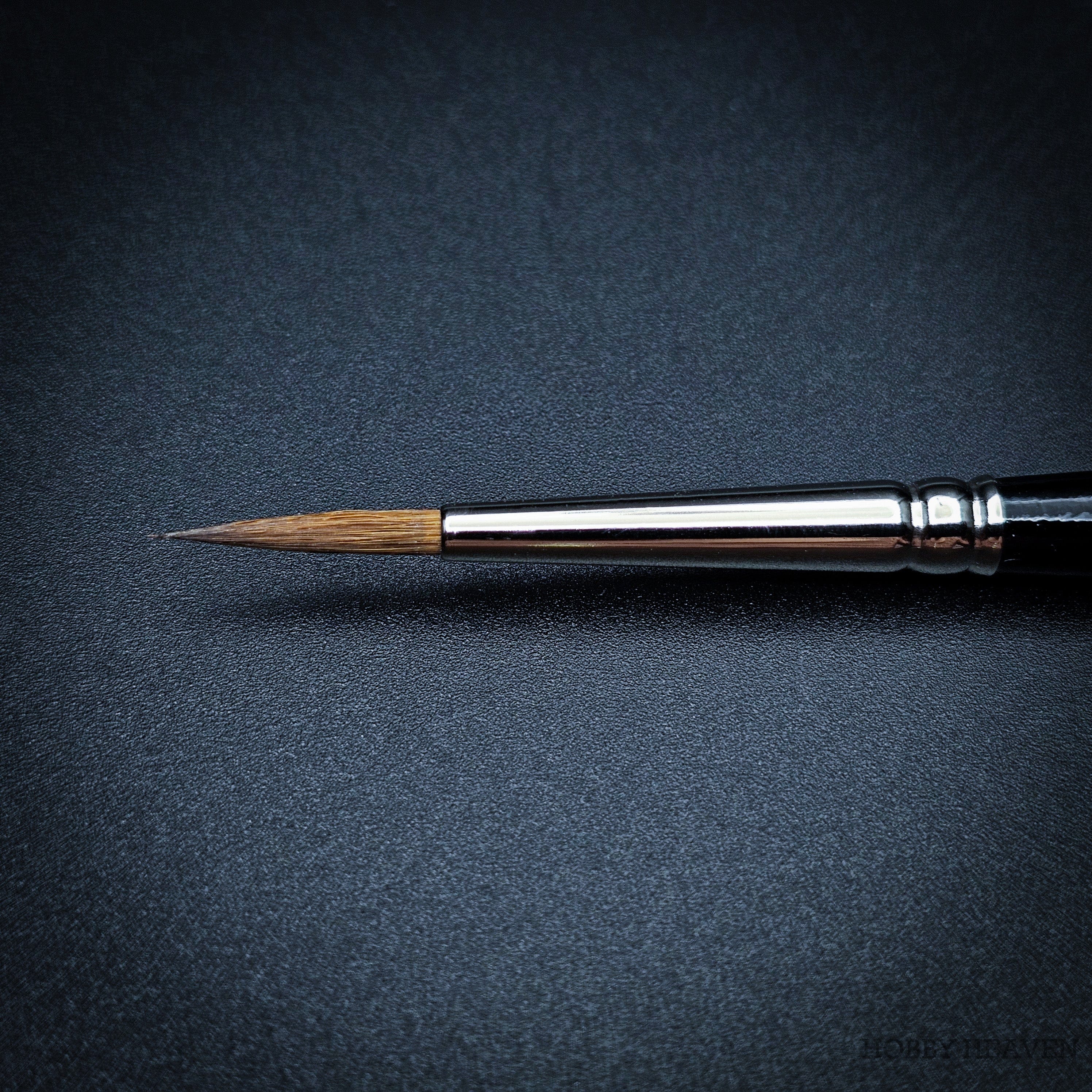 Brush Raphael Series 8408 — Kolinsky Sable Round