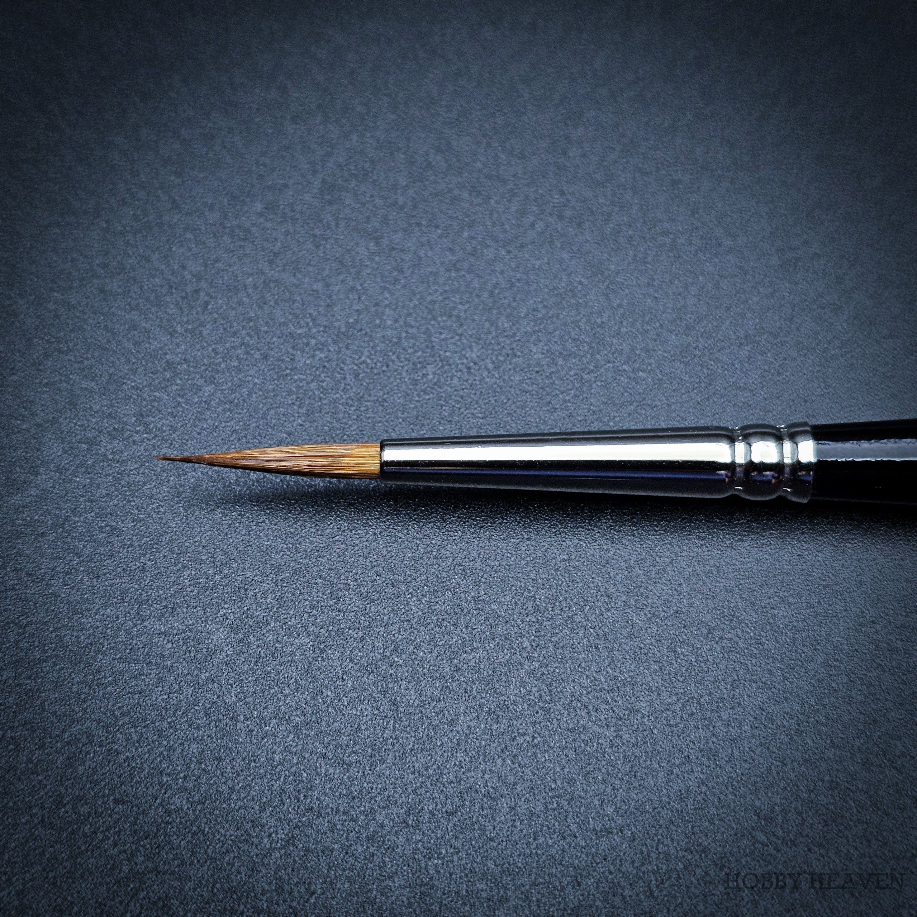 Brush Raphael Series 8408 — Kolinsky Sable Round
