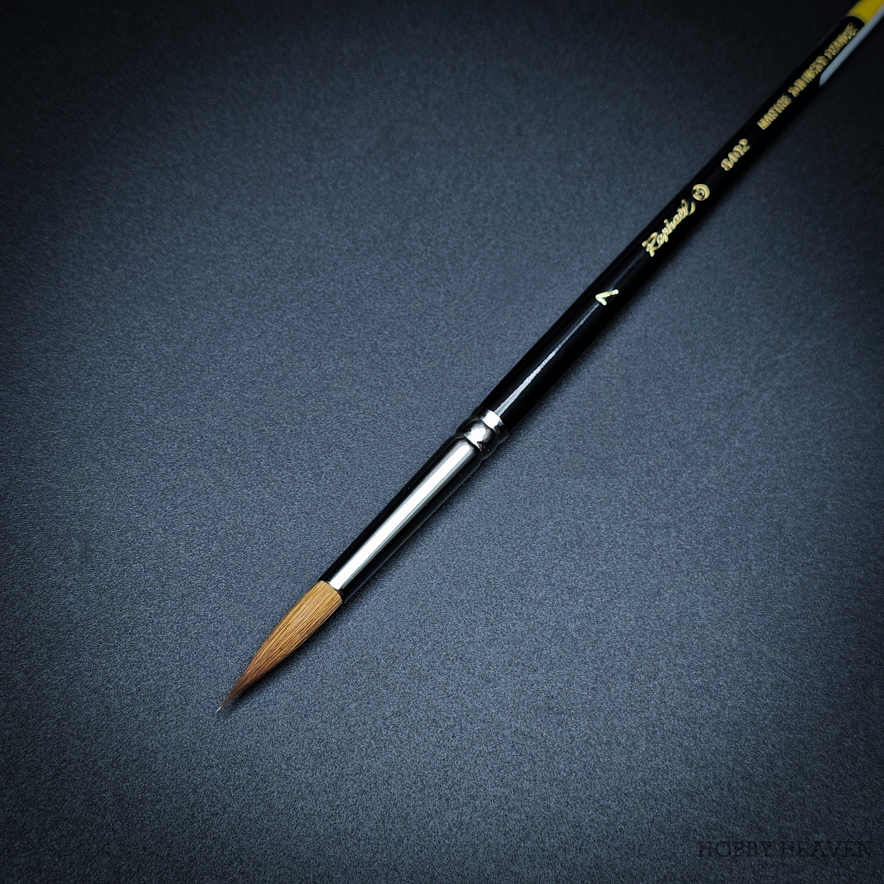 Brush Raphael Series 8402 — Kolinsky Sable Round