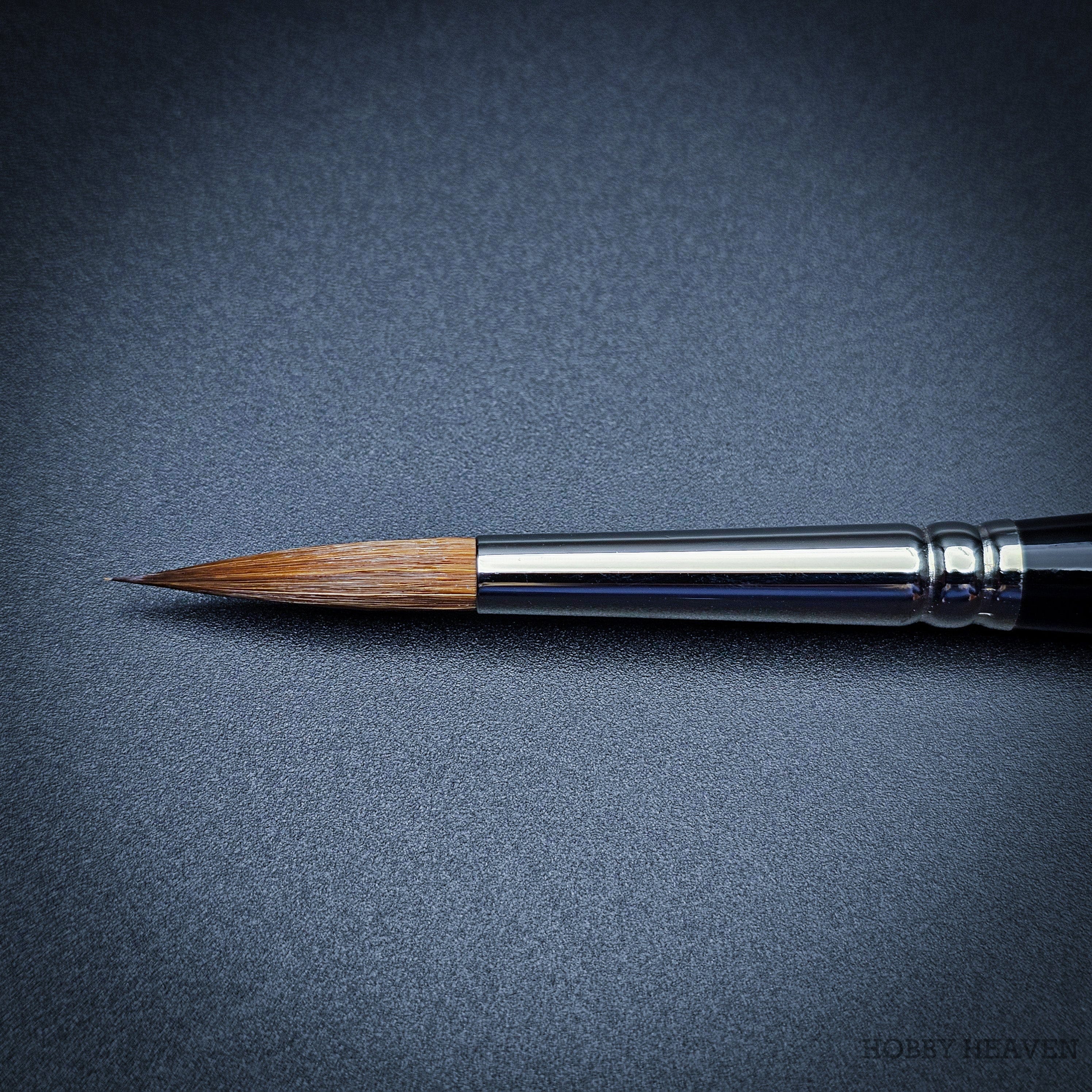 Brush Raphael Series 8408 — Kolinsky Sable Round