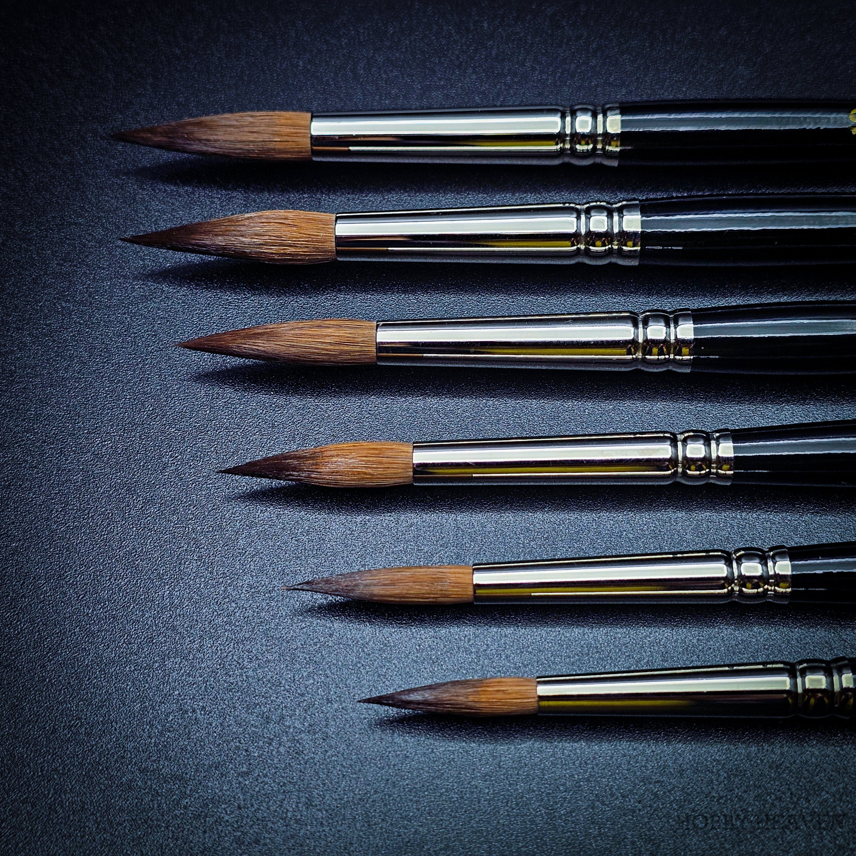 Brush Raphael 8404 — Kolinsky Sable Round