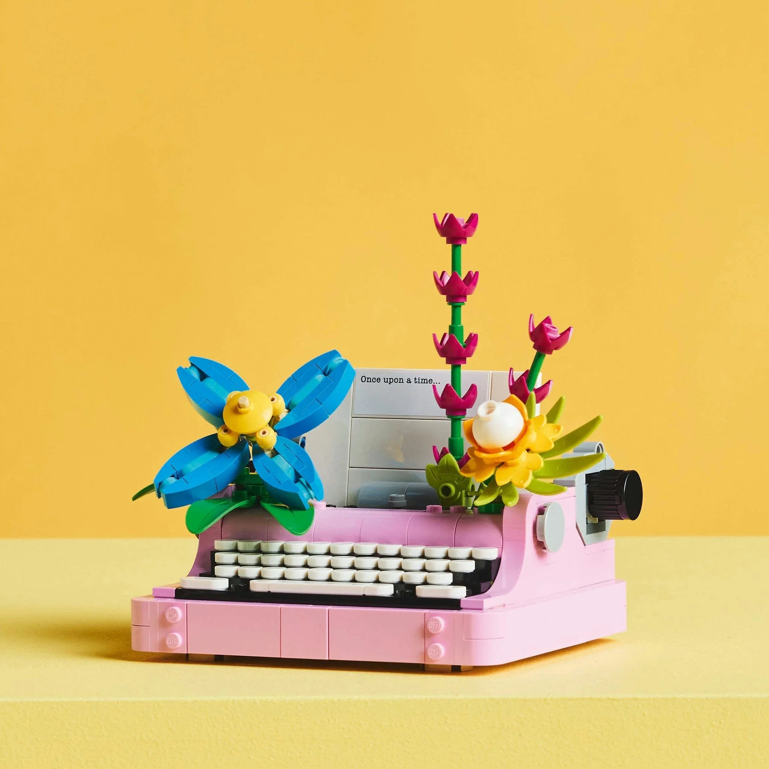 Curious Minds Toys & Games > Toys > Construction Toys > Interlocking Blocks > LEGO > LEGO Creator Lego Creator 3 in 1 31169 Typewriter with Flowers for Ages 8 and Up