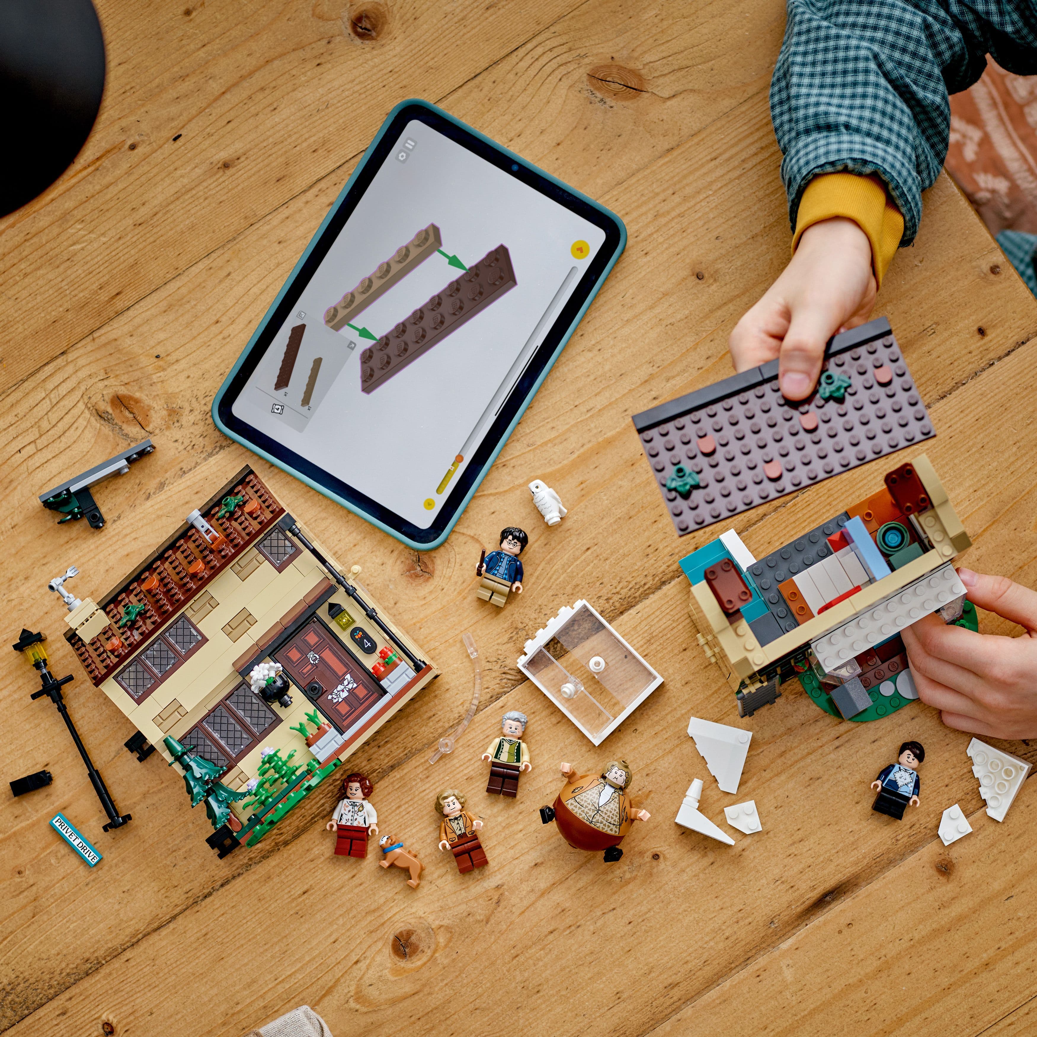 Curious Minds Toys & Games > Toys > Construction Toys > Interlocking Blocks > LEGO > LEGO Harry Potter Lego Harry Potter 76451 Privet Drive: Aunt Marge's Visit for Ages 8+