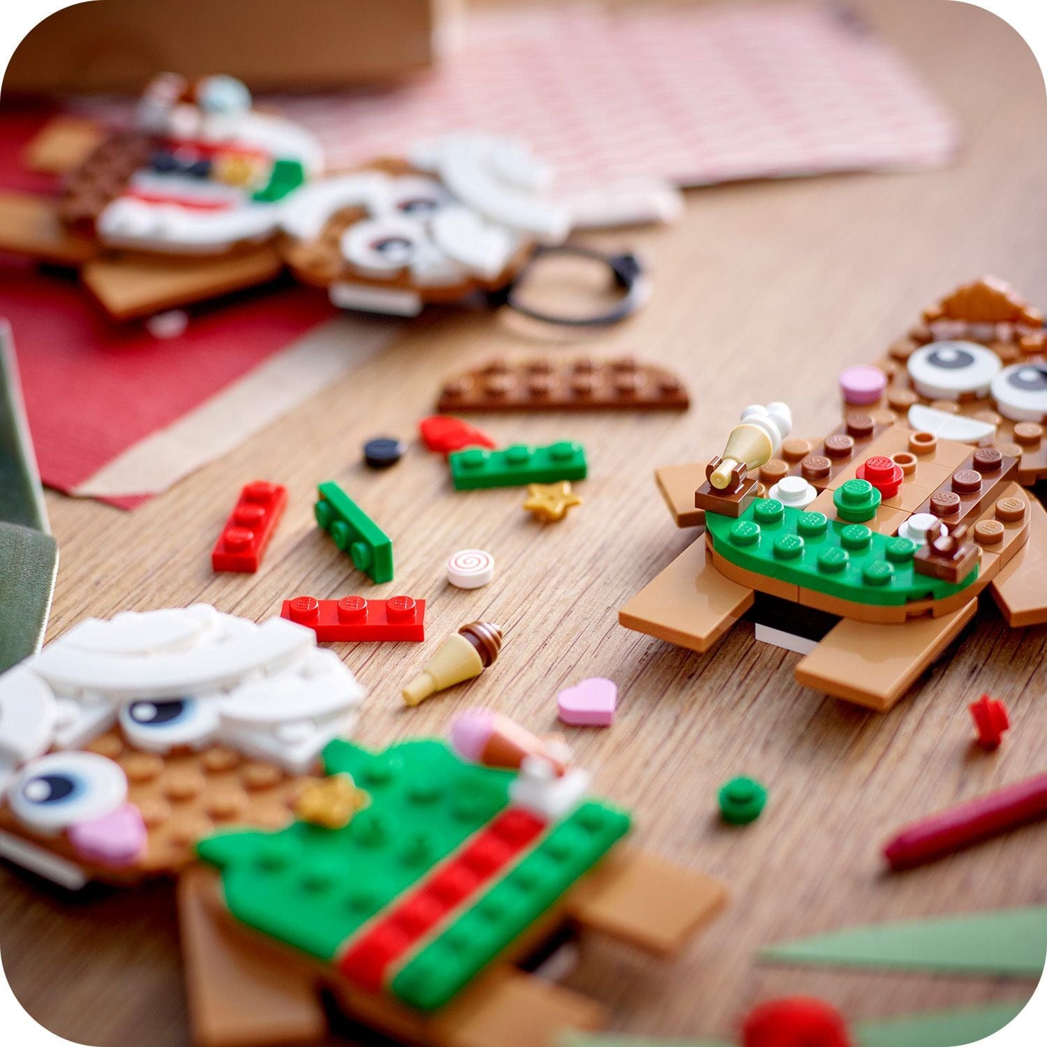 Curious Minds Toys & Games > Toys > Construction Toys > Interlocking Blocks > LEGO > Other LEGO Sets Lego Christmas 40642 Gingerbread Ornaments Seasonal Playset for Age 6+