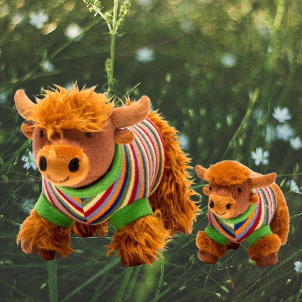 Best Years Ltd Plushie Knitted Highland Cow Baby Rattle with Stripe Jumper