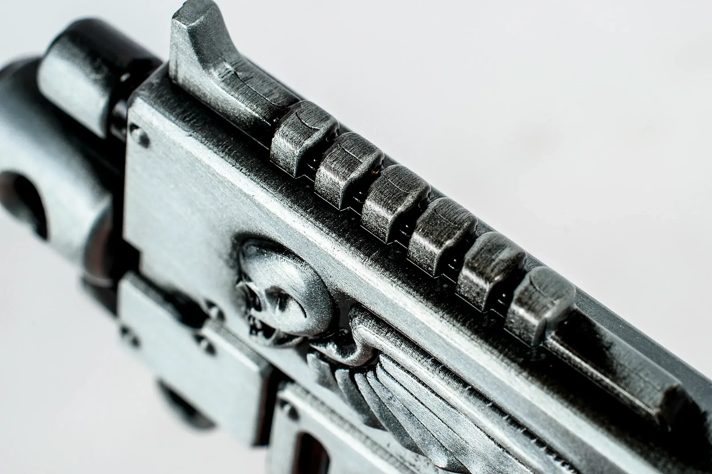 Loaded Dice Warhammer 40,000: Bolt Rifle Bottle Opener