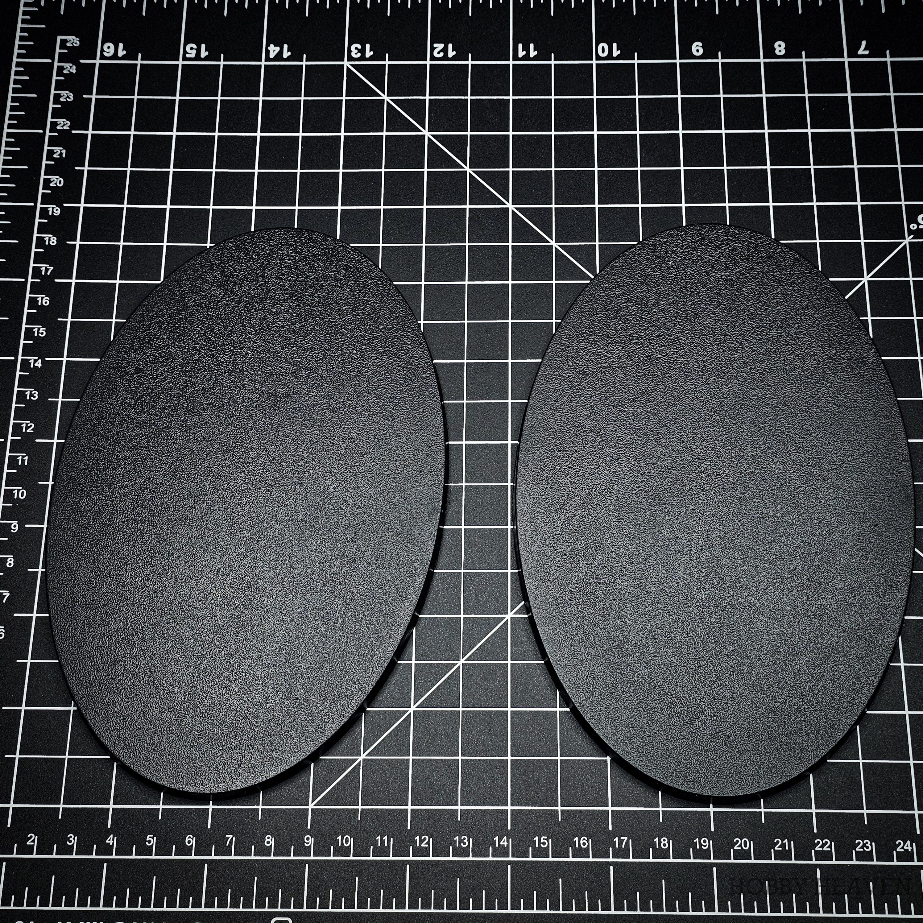 Base 170x105mm Oval Plain Plastic Bases