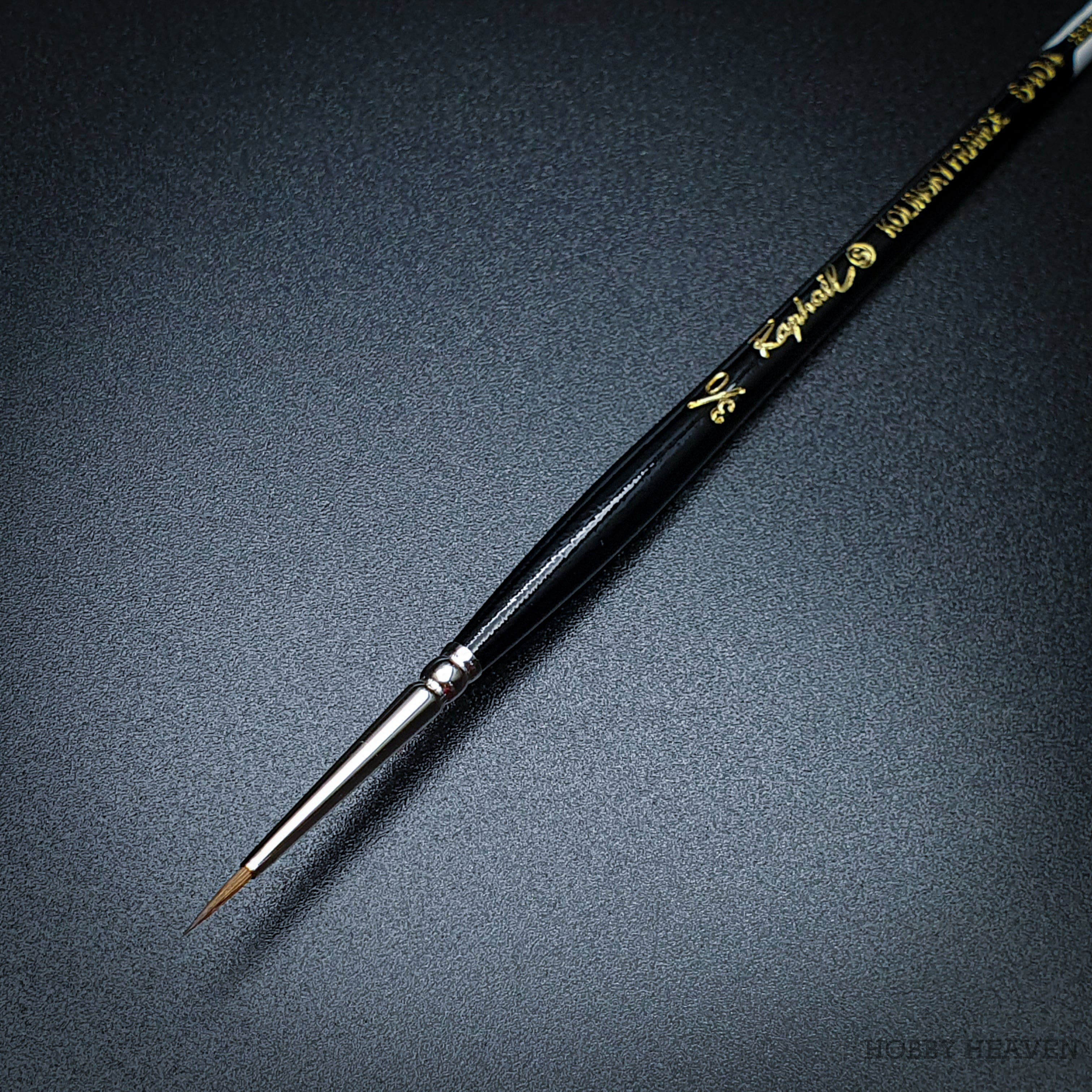 Brush Raphael 8404 — Kolinsky Sable Round