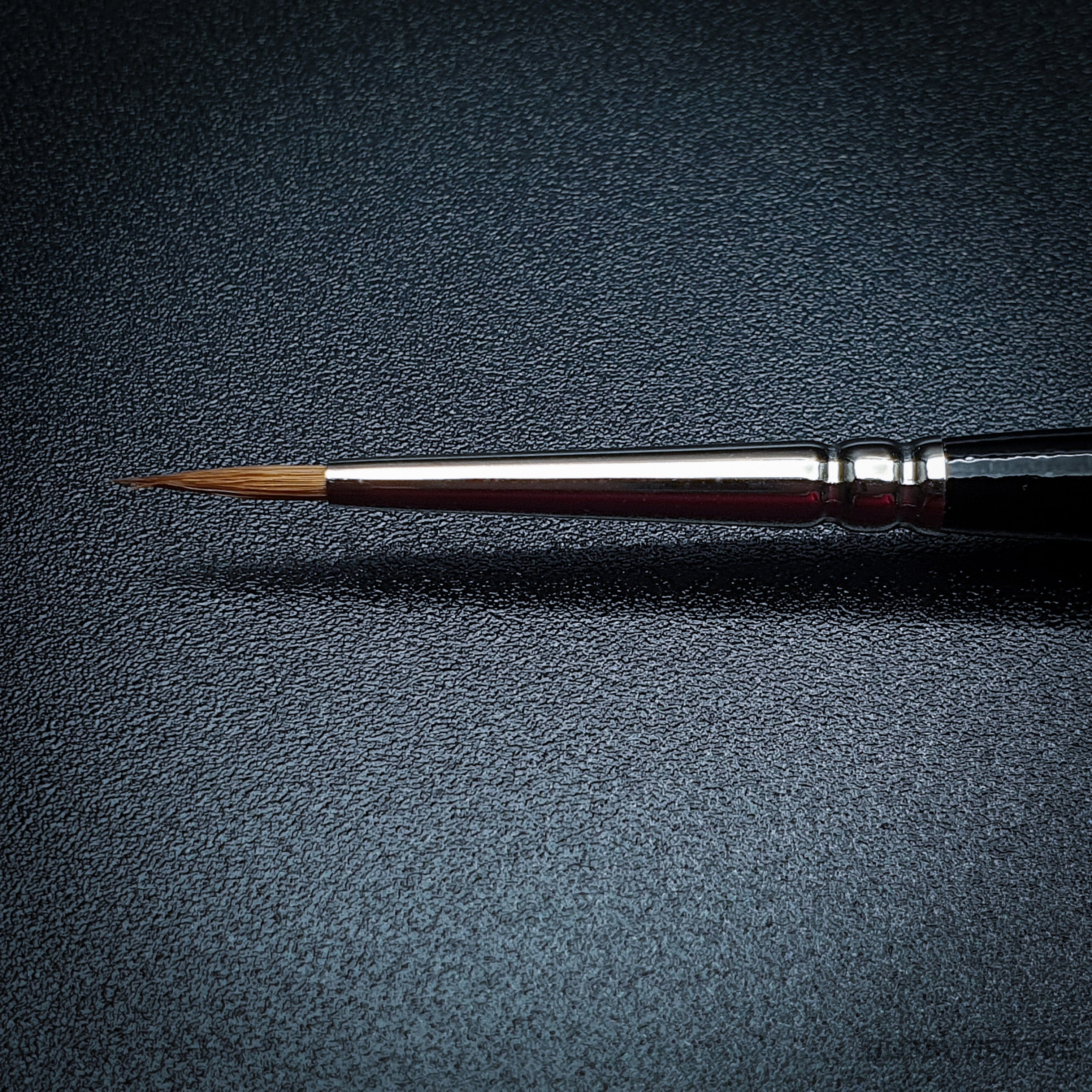 Brush Raphael 8404 — Kolinsky Sable Round