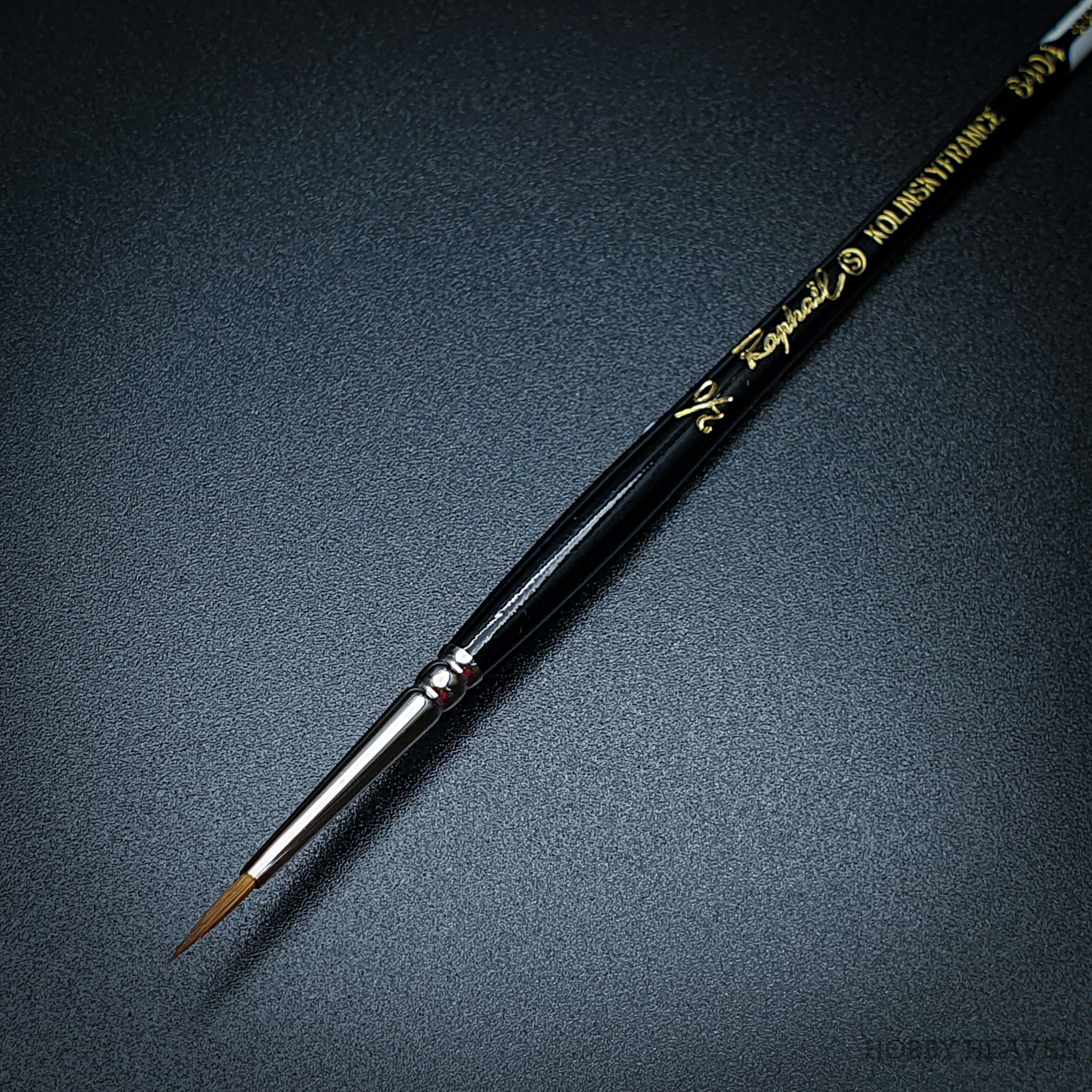 Brush Raphael 8404 — Kolinsky Sable Round