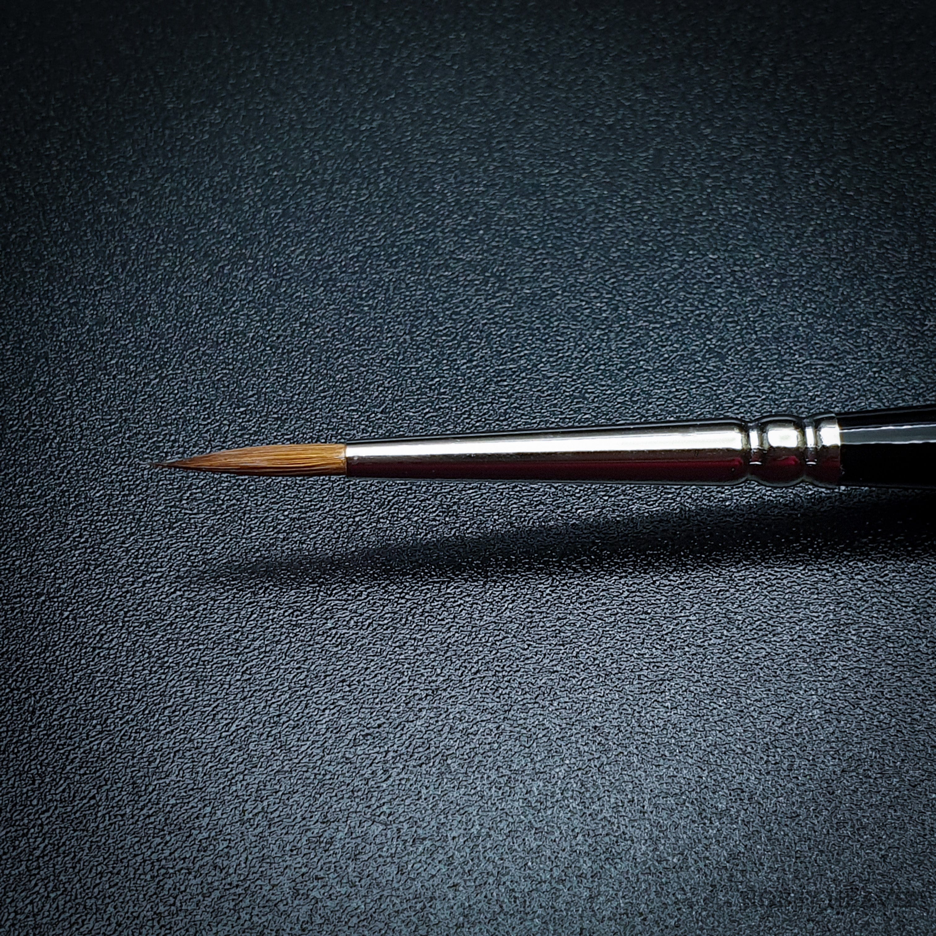 Brush Raphael 8404 — Kolinsky Sable Round