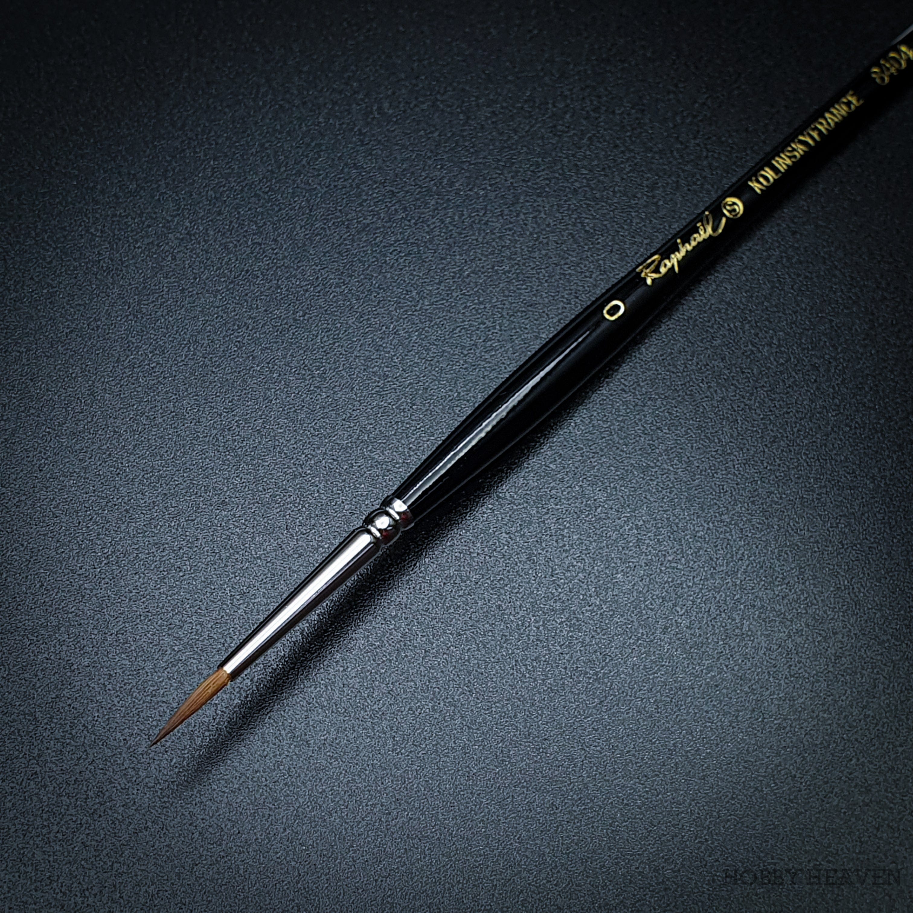 Brush Raphael 8404 — Kolinsky Sable Round