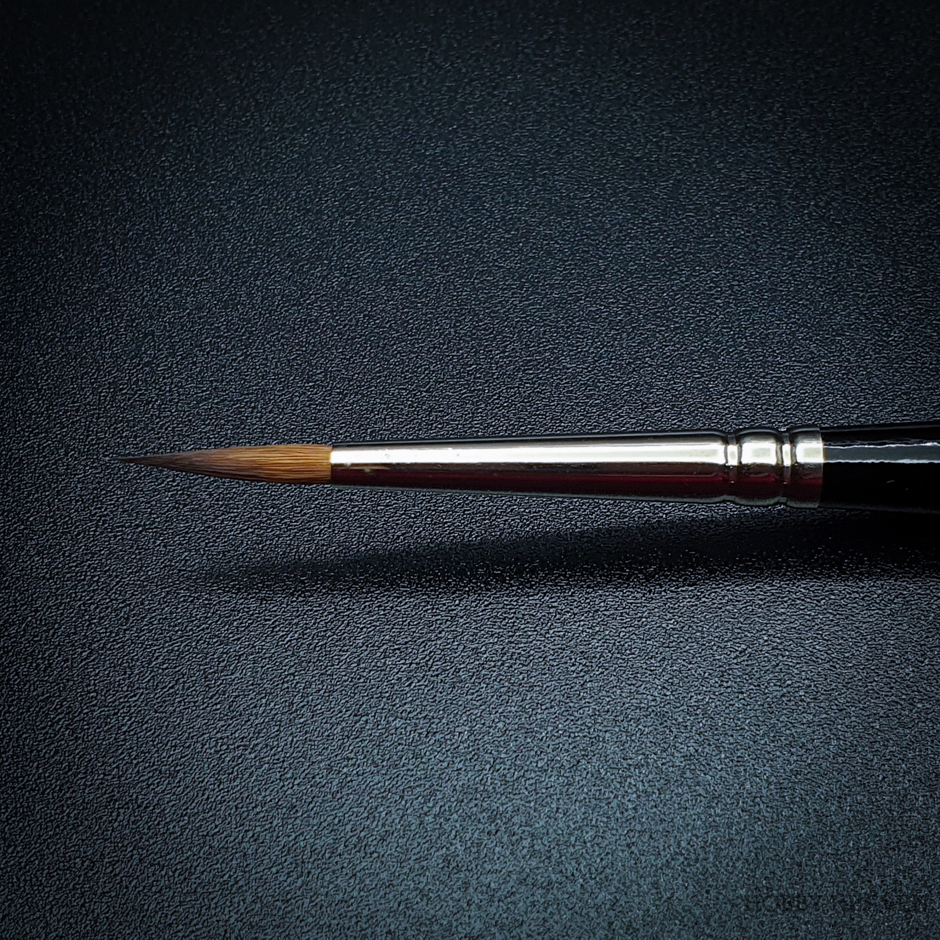 Brush Raphael 8404 — Kolinsky Sable Round