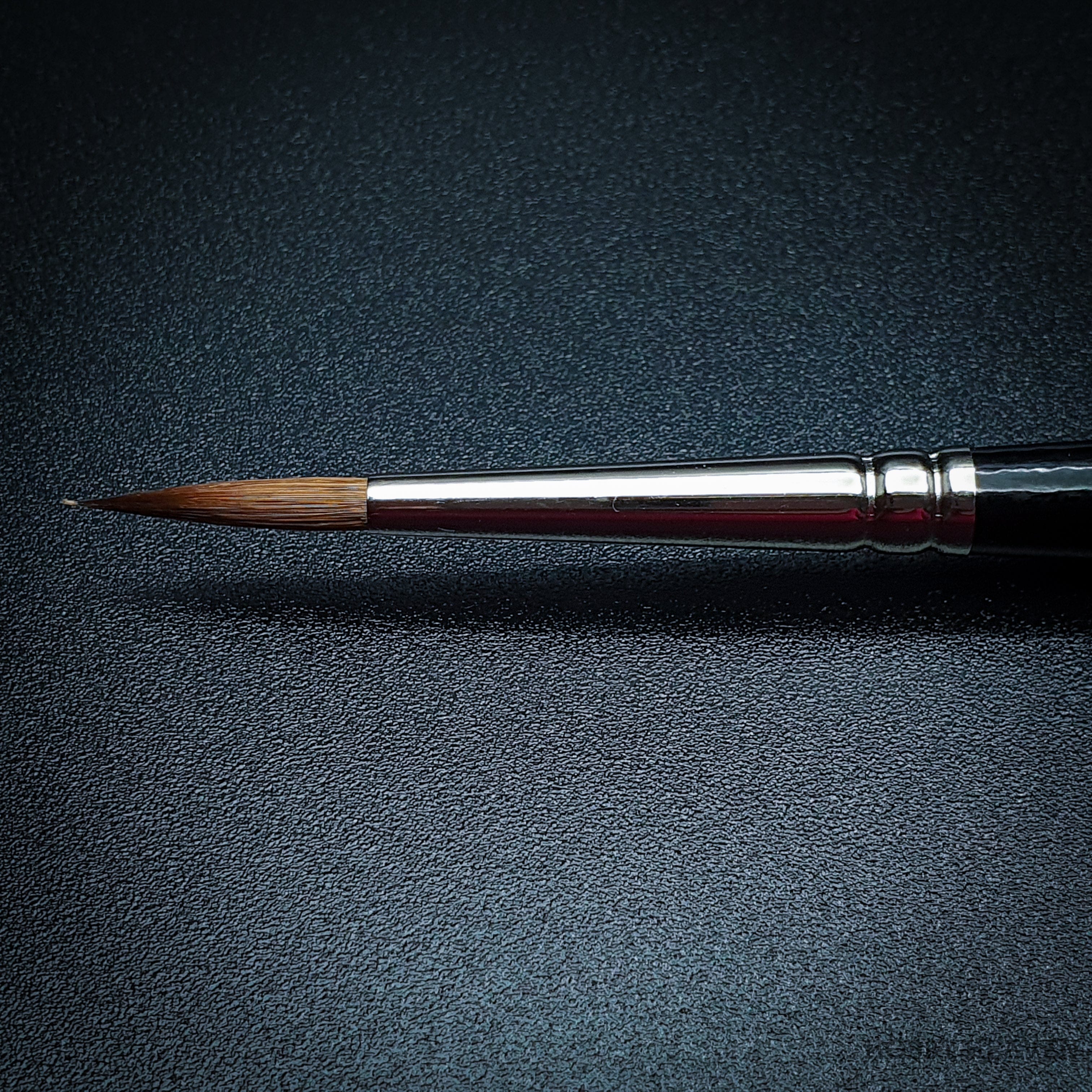 Brush Raphael 8404 — Kolinsky Sable Round