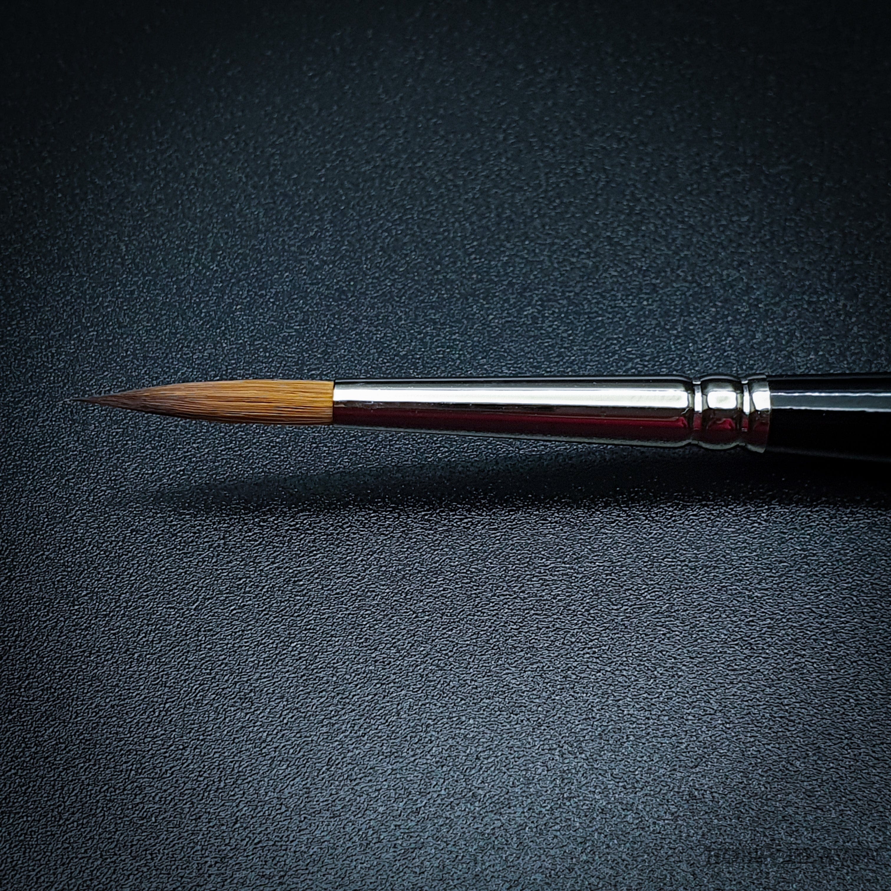 Brush Raphael 8404 — Kolinsky Sable Round