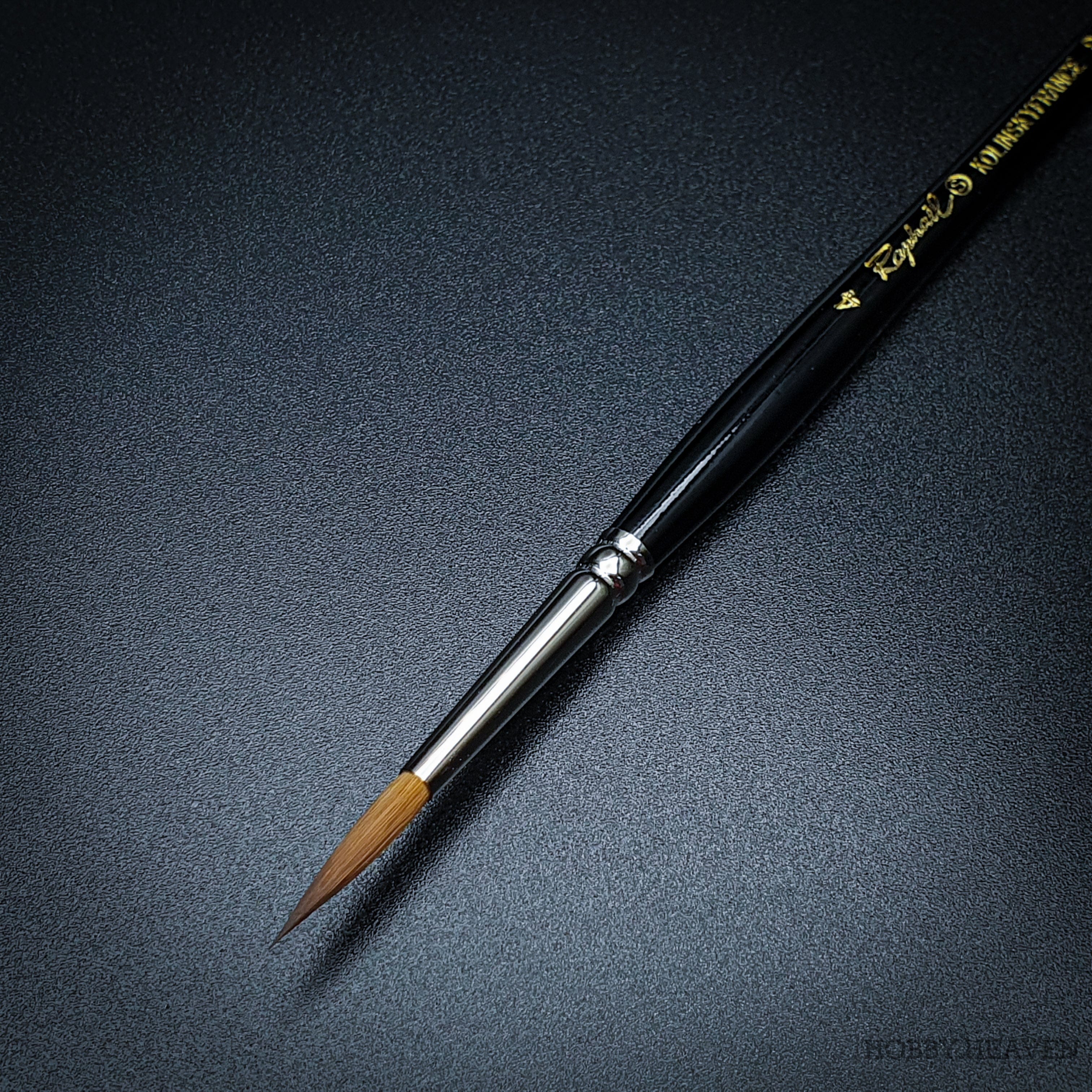 Brush Raphael 8404 — Kolinsky Sable Round