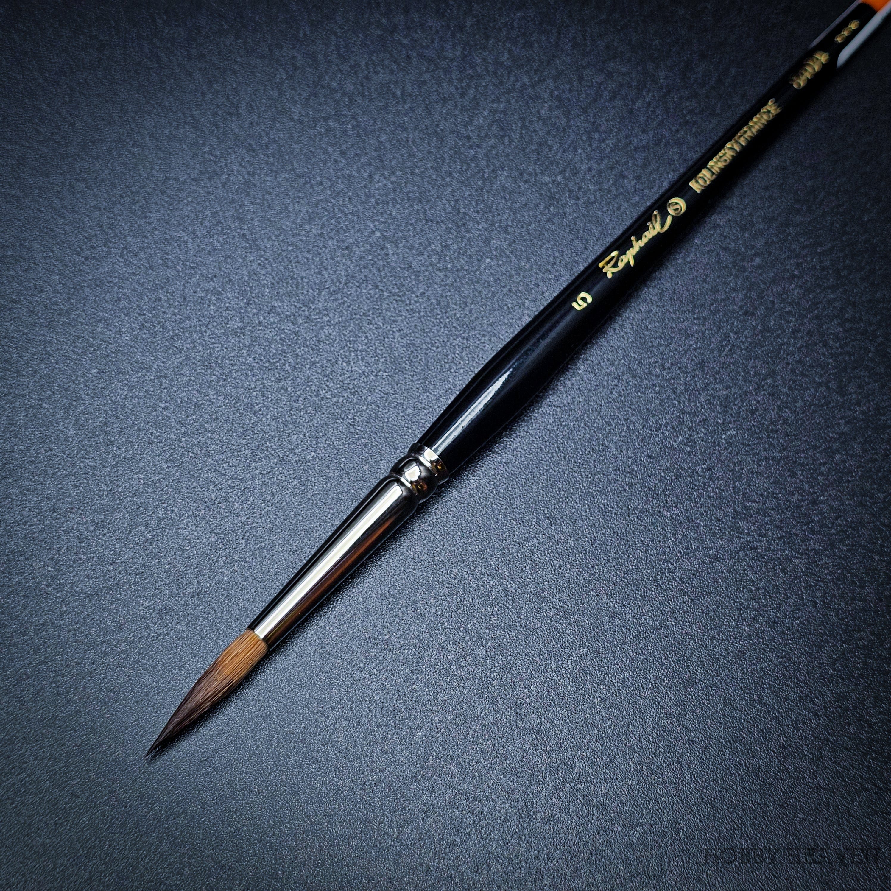 Brush Raphael 8404 — Kolinsky Sable Round