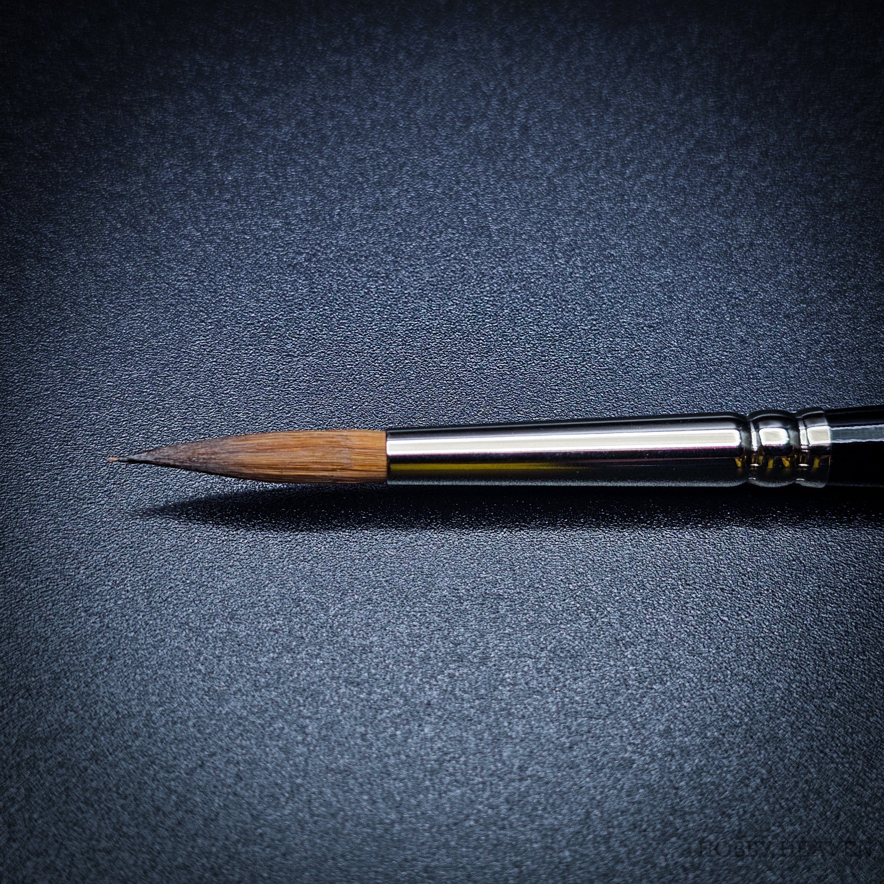 Brush Raphael 8404 — Kolinsky Sable Round