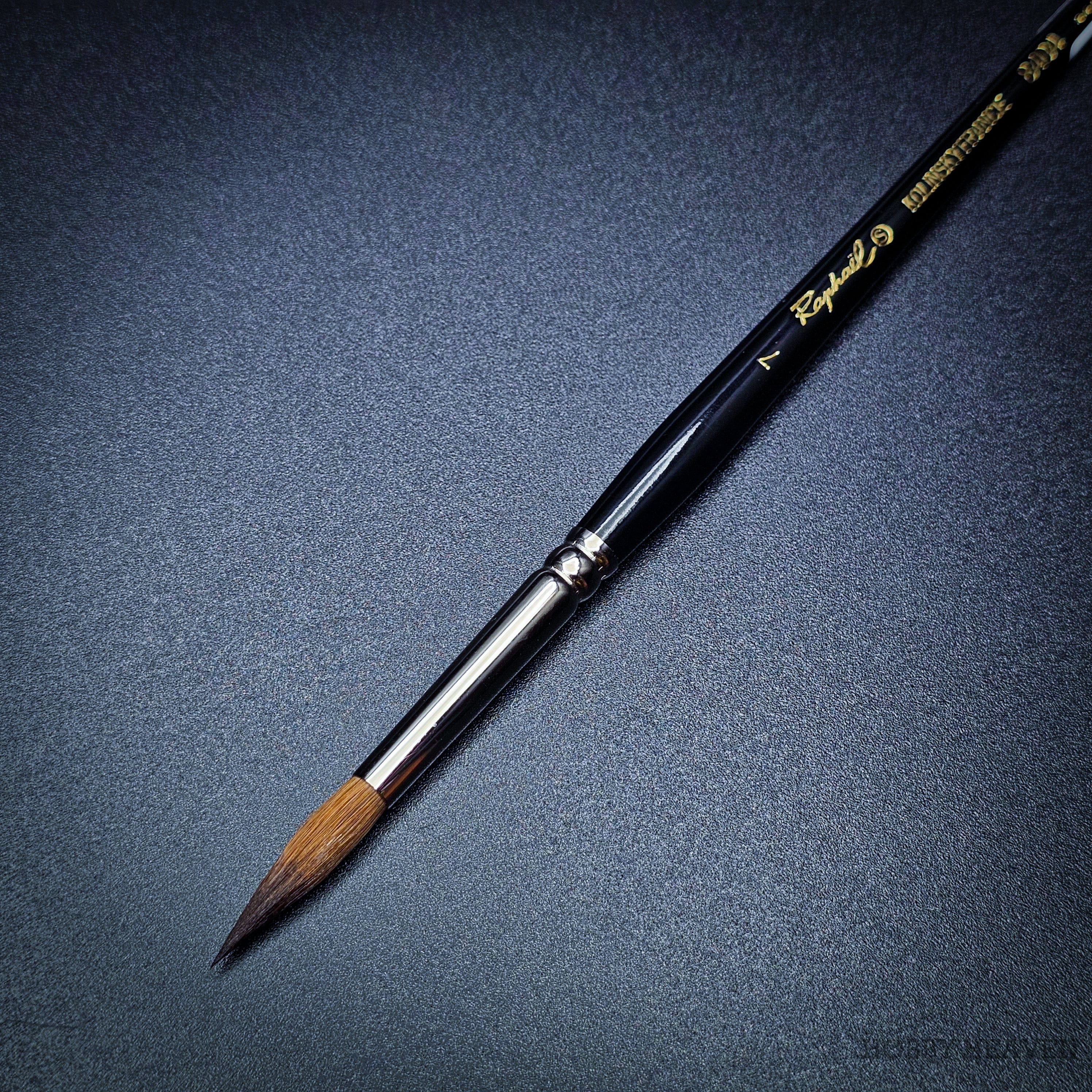Brush Raphael 8404 — Kolinsky Sable Round