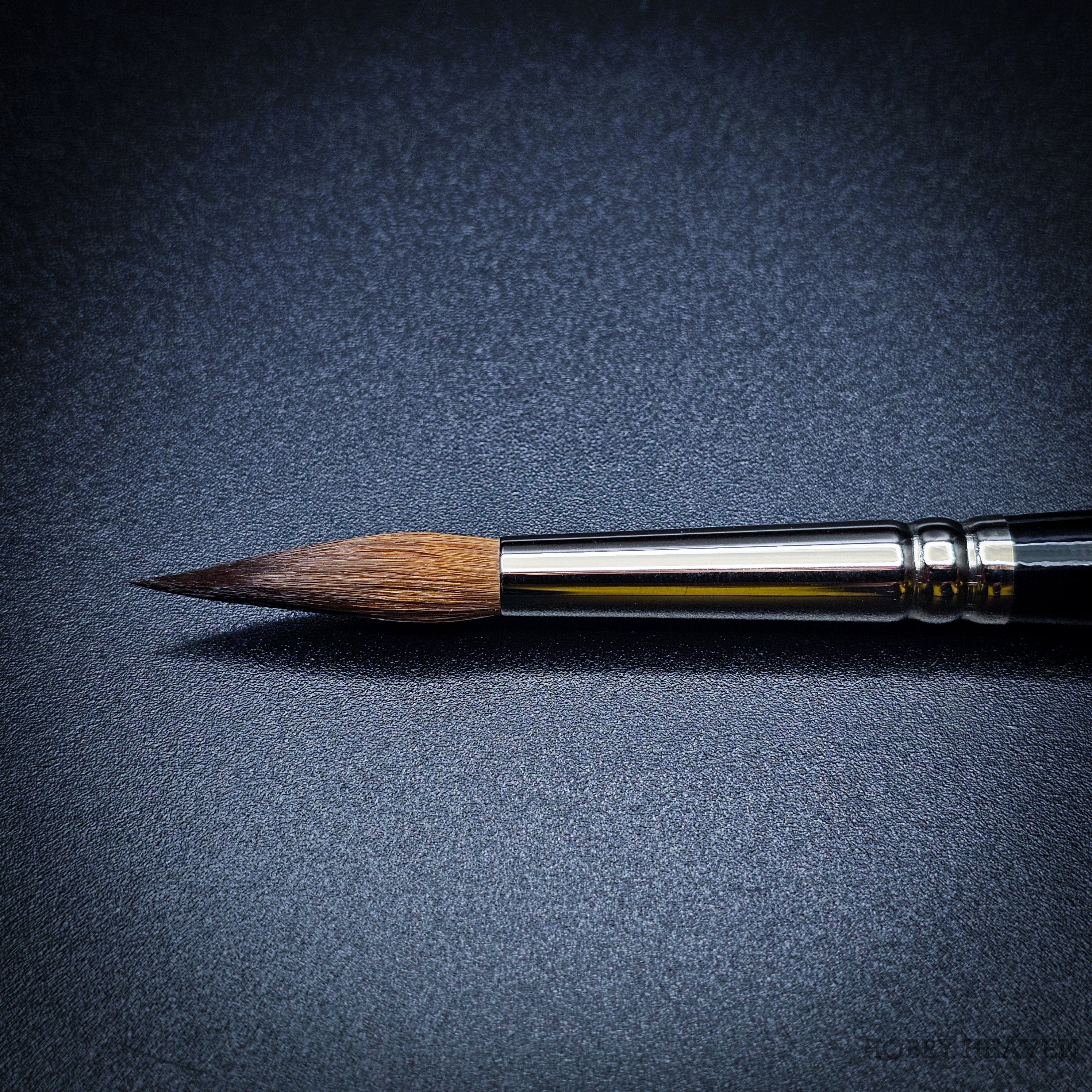 Brush Raphael 8404 — Kolinsky Sable Round