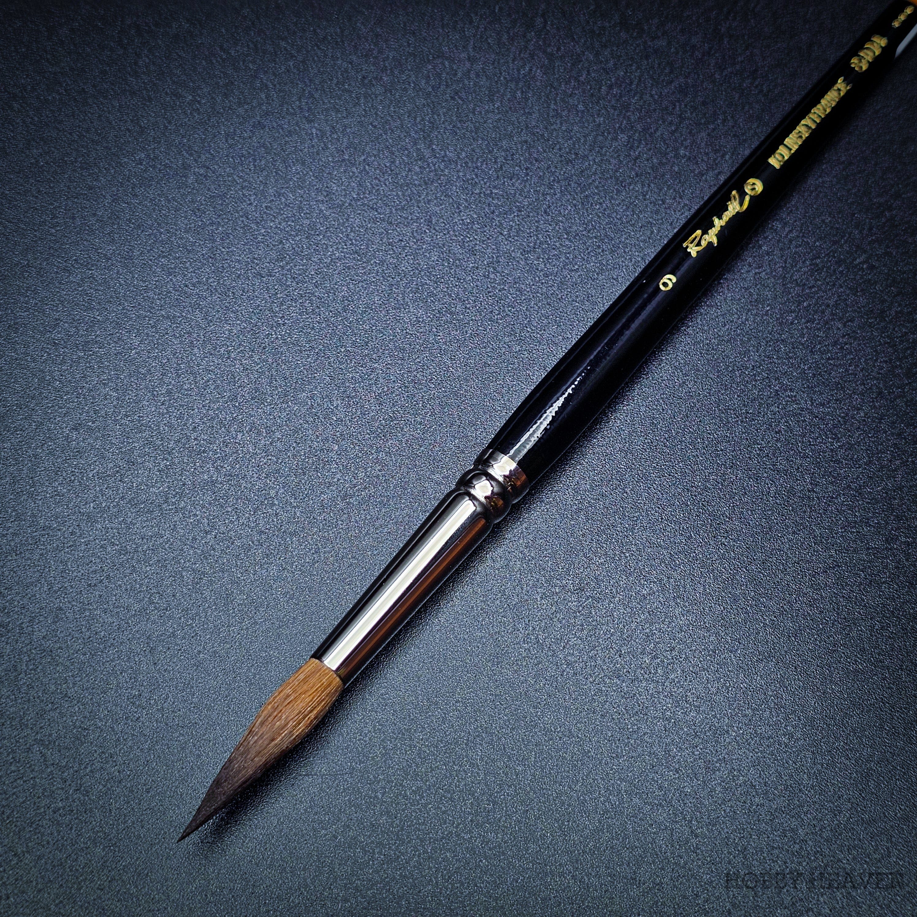 Brush Raphael 8404 — Kolinsky Sable Round