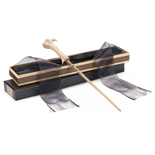 Snaps Lord Voldemort Wand in Ollivanders Box