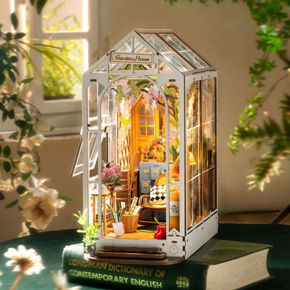 Snaps Rolife Garden House Book Nook 3D Wooden Model Kit