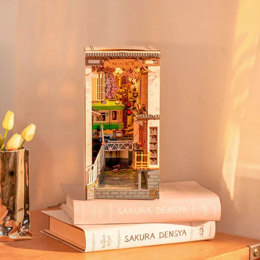 Snaps Rolife Sakura Densya DIY Book Nook Shelf Insert Kit TGB01
