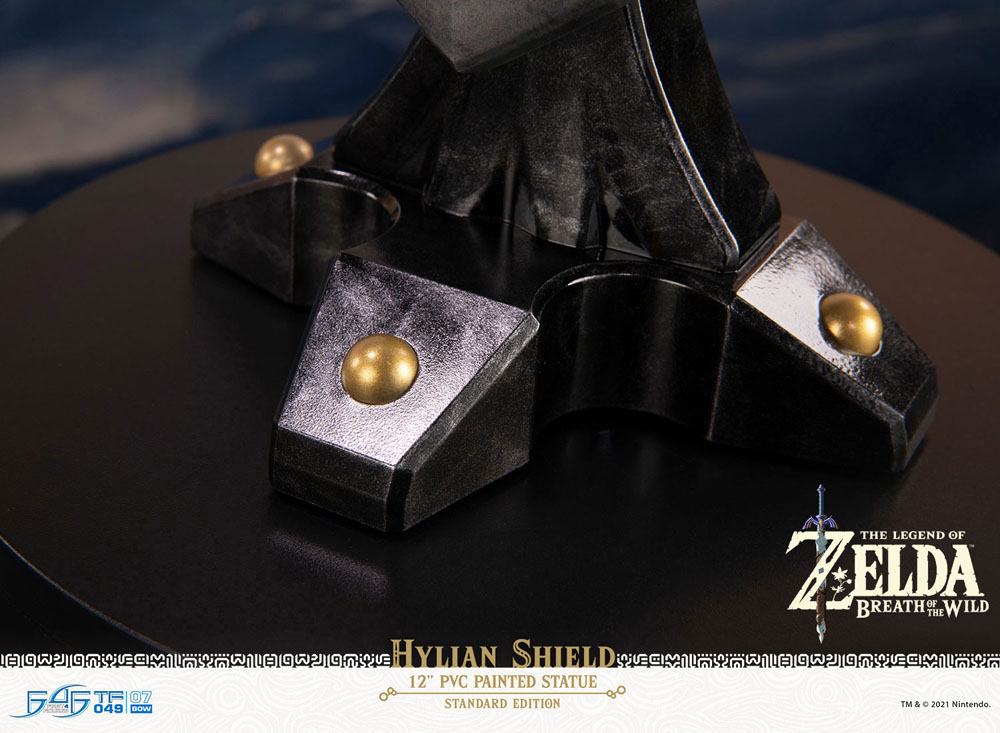 Collectibles Zelda Breath of the Wild Statue Hylian Shield Standard Edition 29cm 5060316623916